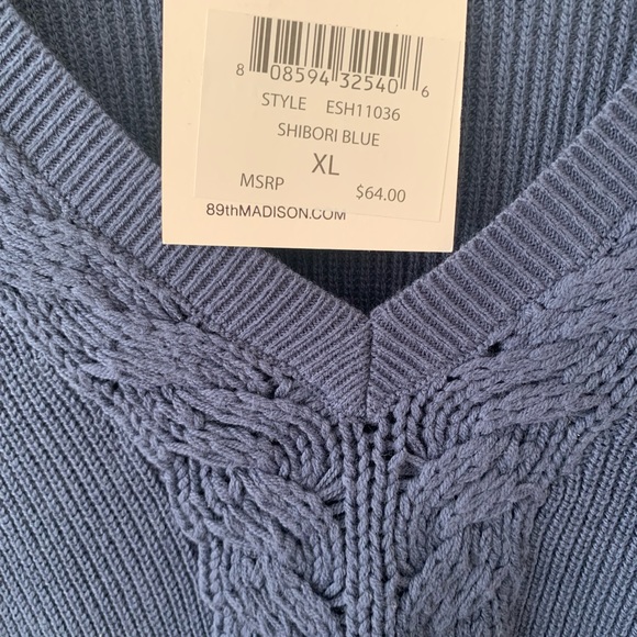 Blue v-neck sweater - Picture 2 of 5